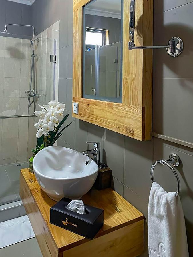Bamboo Boutique Hotel Lilongwe Exteriör bild